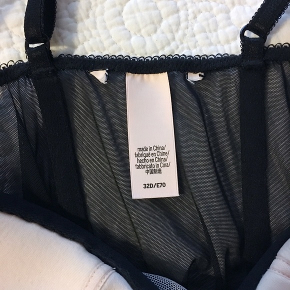 Victoria's Secret Black Lace Bustier - Picture 7 of 8